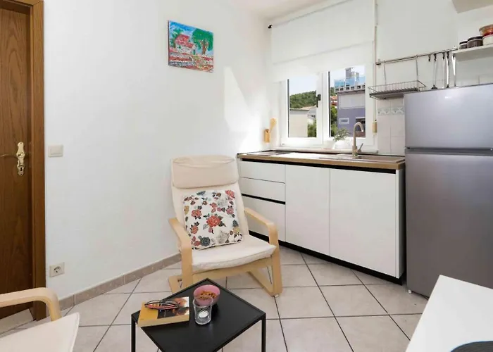 アパート Lovric *